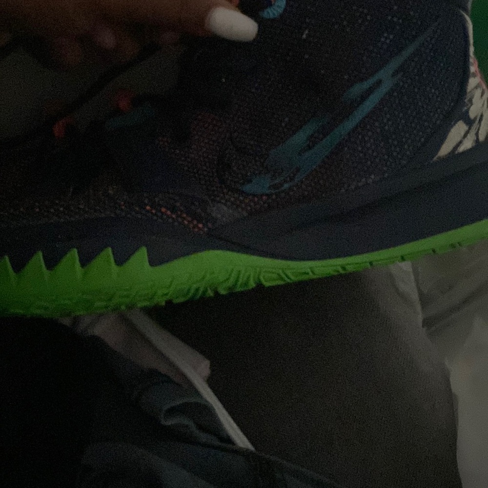 Basket ball shoes